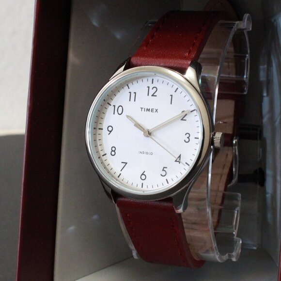 Times Ladies Easy Reader Quartz Watch Burgundy Strap 32mm - Picture 4 of 12